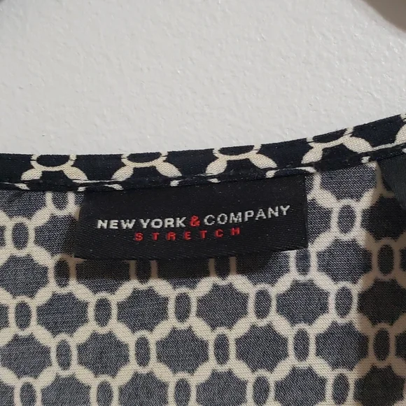 NY & Company Faux wrap belted top New York and Company - Picture 5 of 7
